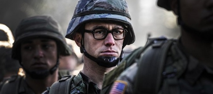 Oliver Stone’un ‘Snowden’ filminin gösterimi ertelendi