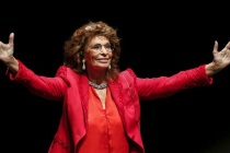 Sophia Loren’den emeklilik açıklaması
