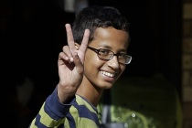 Saati bomba sanılan genç Katar’a gidiyor