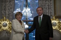 “Merkel, AB-Türkiye zirvesinde Zaman’ın gaspına net tavır koymalı”