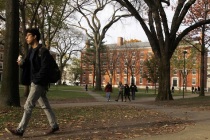 ABD’de yüzlerce üniversite, öğrenci vizelerinin iptaline karşı dava açtı