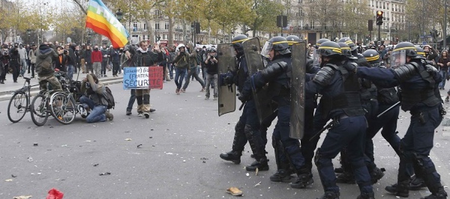 Paris savaş alanına döndü, göstericiler polisle çatıştı