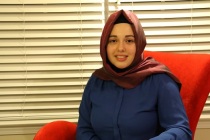 16 yaşındaki Türk kızı askı taşımak için başvurduğu defilenin tasarımcısı oldu