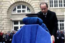 Hollande, terör mağduru polis için düzenlenen törene katıldı