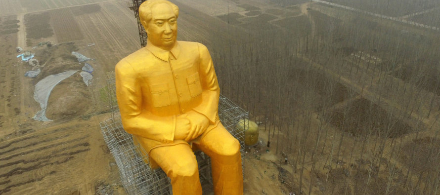 Çinli köylülerin dev Mao heykeli, “izinsiz” olduğu gerekçesiyle yıkıldı