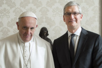 Papa, Apple CEO’su Cook ile görüştü