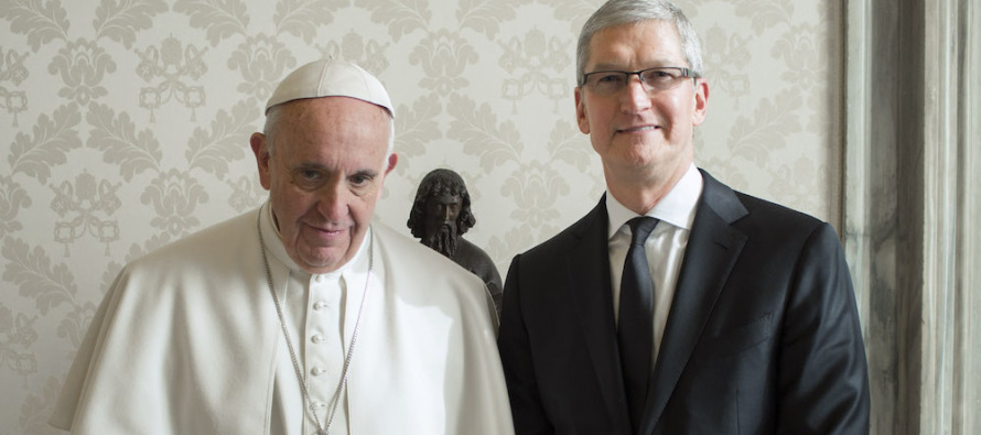 Papa, Apple CEO’su Cook ile görüştü