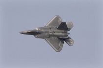 ABD’nin 8 tane F-22A Raptor avcı uçağı ilk kez Japonya’da