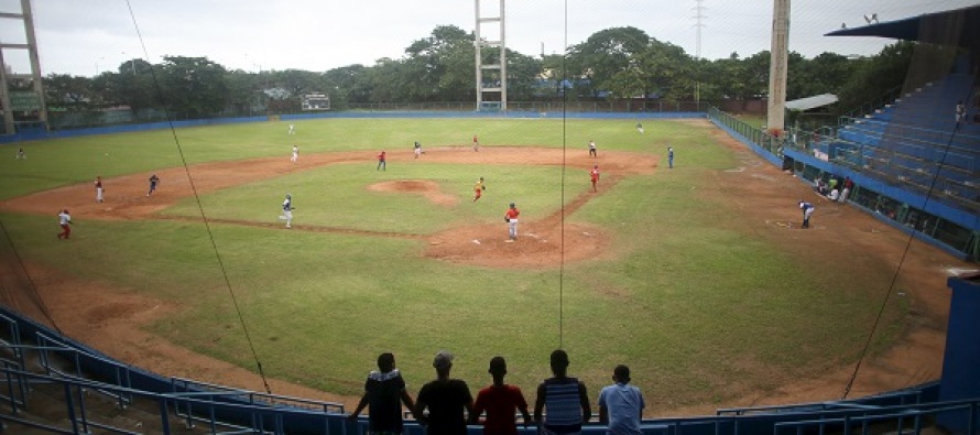 Küba beyzbol diplomasisi peşinde