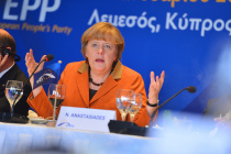 NYT: Merkel, Erdoğan ile işbirliğinin bedelini ödüyor