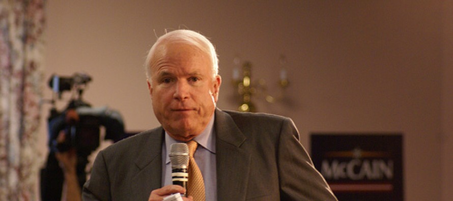 McCain: Trump yeniden seçilmemi riske ediyor