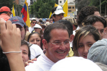 Kolombiyalı liderler barış anlaşmasını kurtarmaya çalışıyor