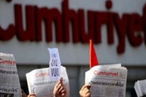 Guardian: Türkiye’de tutuklu gazeteciler tecrit ve belirsizlikle karşı karşıya
