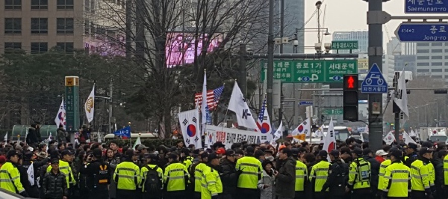 Kore’deki protestolarda ABD bayrakları dikkat çekti