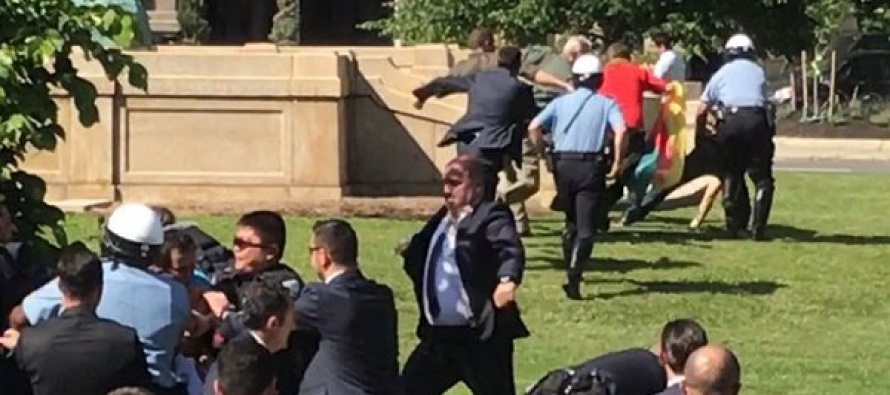 Büyükelçilik önündeki kavgaya iki tutuklama
