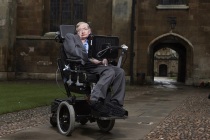 Stephen Hawking, ‘Trump Dünya’yı dönemeyeceği noktaya taşıyor’