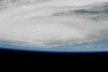 NASA, Dorian Kasırgası’nı uzaydan canlı yayınladı