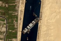 Mısır, Süveyş’i tıkayan gemiden 1 milyar dolar tazminat talep etti