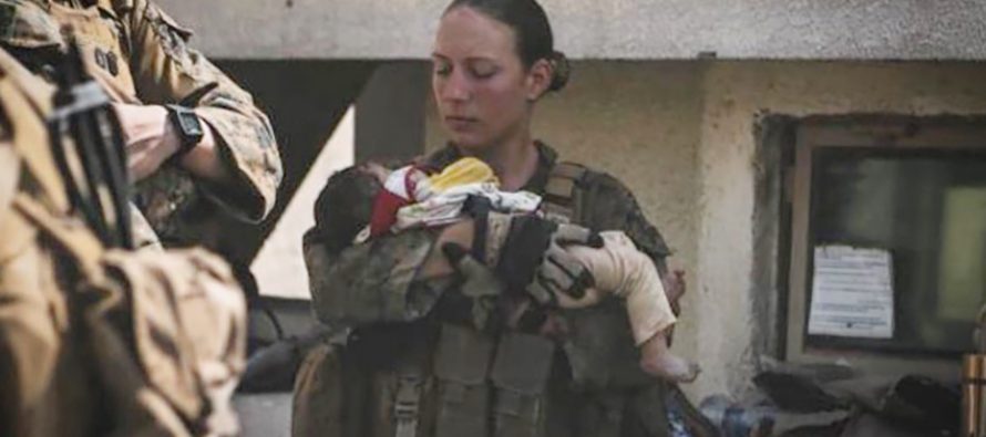 ABD’li asker Nicole Gee Afgan bebeği kurtardı, saldırıda öldü