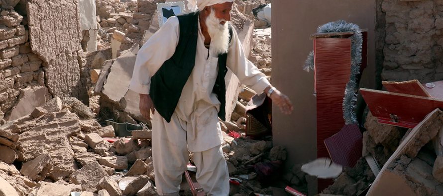 Afganistan’da depremde ölenlerin sayısı 2 bin 400’ü geçti